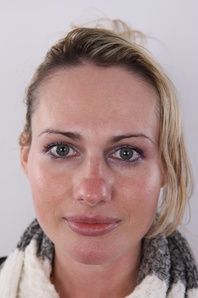 1. Download full pics of Renata (25) from czechcasting.com