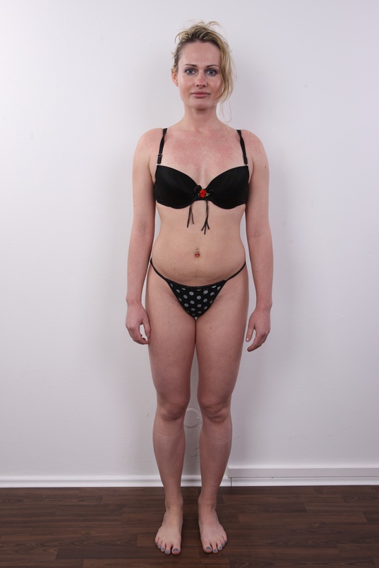 5. Download full pics of Renata (25) from czechcasting.com