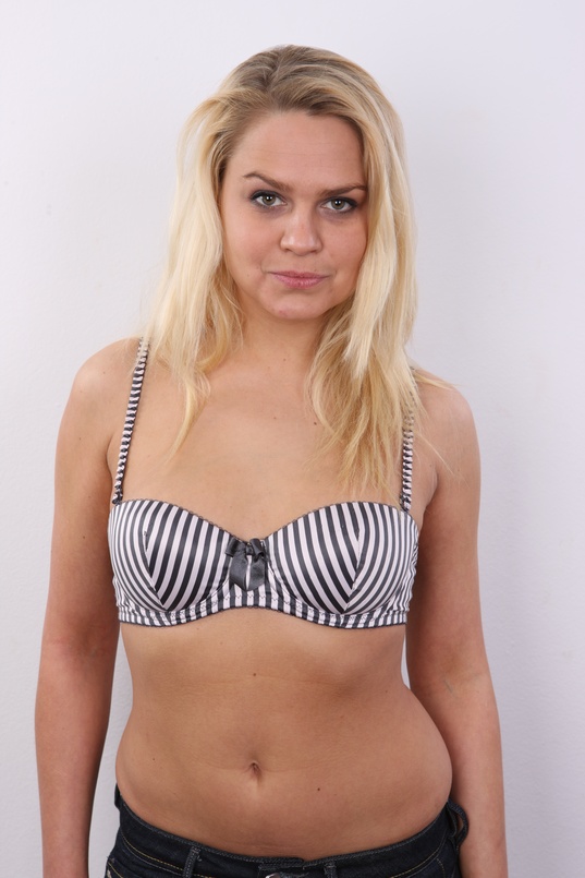 5. Download full pics of Barbora (27) from czechcasting.com