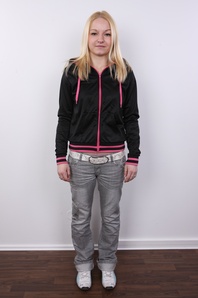 2. Download full pics of Jana (21) from czechcasting.com