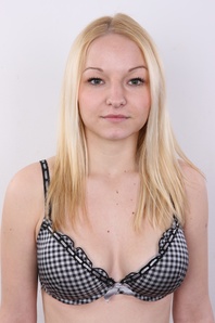 5. Download full pics of Jana (21) from czechcasting.com