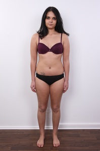 3. Download full pics of Gabriela (22) from czechcasting.com