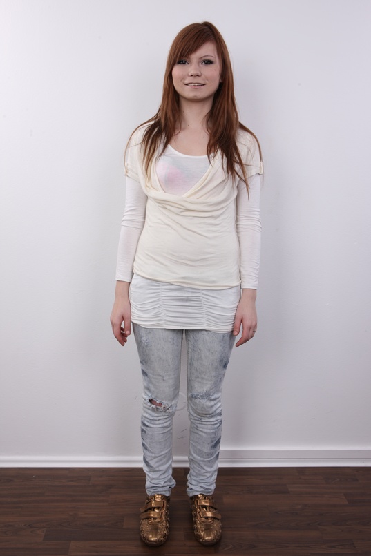 2. Download full pics of Milada (20) from czechcasting.com