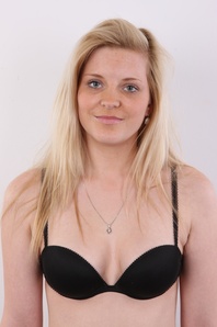 3. Download full pics of Tereza (20) from czechcasting.com