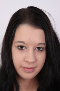 1. Download full pics of Andrea (18) from czechcasting.com