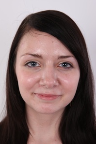 1. Download full pics of Tereza (18) from czechcasting.com