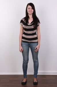 2. Download full pics of Tereza (18) from czechcasting.com