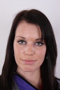 1. Download full pics of Tereza (19) from czechcasting.com