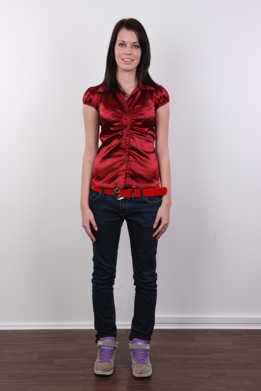 3. Download full pics of Tereza (19) from czechcasting.com