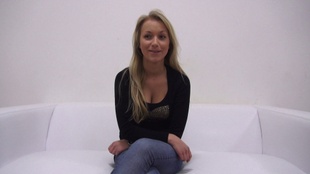 1. Download full pics of Tereza (19) from czechcasting.com