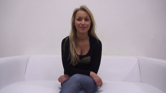 1. Download full pics of Tereza (19) from czechcasting.com