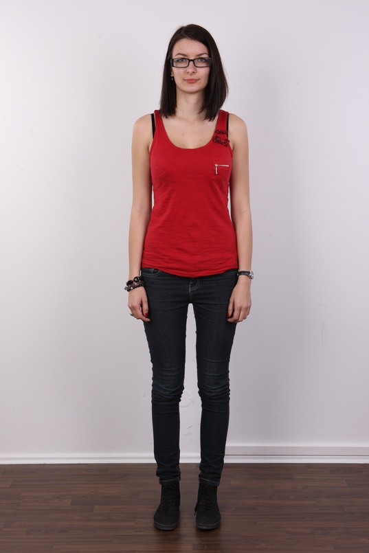 2. Download full pics of Veronika (18) from czechcasting.com