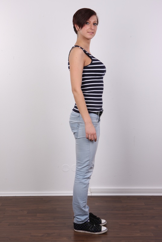 4. Download full pics of Nikola (20) from czechcasting.com