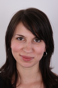 1. Download full pics of Karolina (26) from czechcasting.com