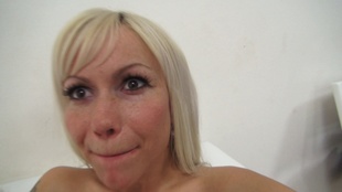 8. Download full pics of Gabriela (28) from czechcasting.com