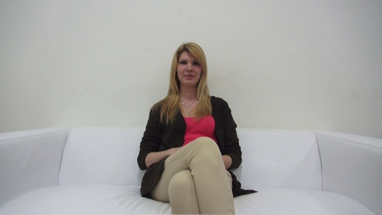 1. Download full pics of Tereza (18) from czechcasting.com