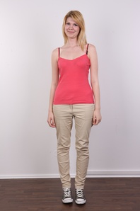 4. Download full pics of Tereza (18) from czechcasting.com