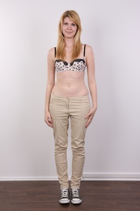 5. Download full pics of Tereza (18) from czechcasting.com