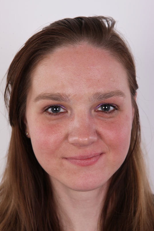 1. Download full pics of Veronika (31) from czechcasting.com