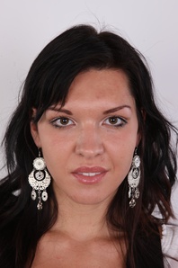 1. Download full pics of Veronika (24) from czechcasting.com