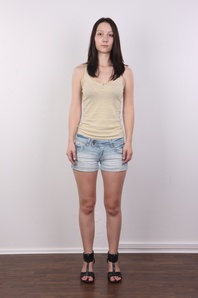 2. Download full pics of Dominika (24) from czechcasting.com