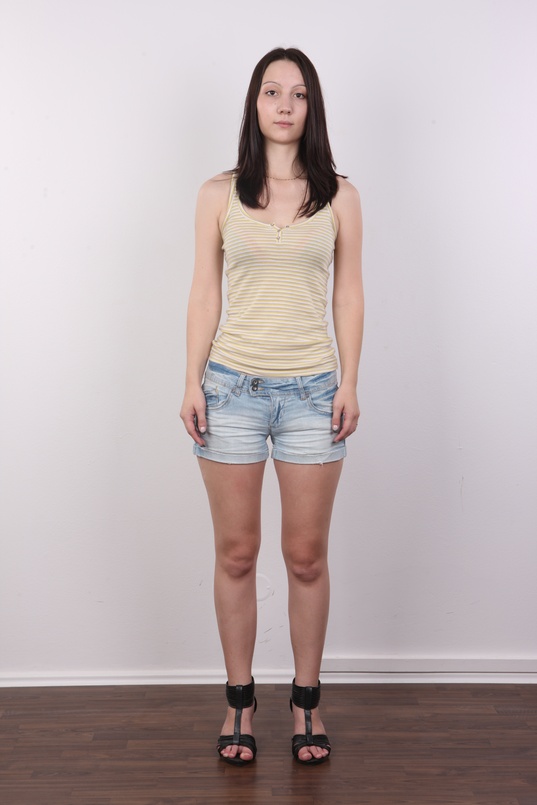 2. Download full pics of Dominika (24) from czechcasting.com