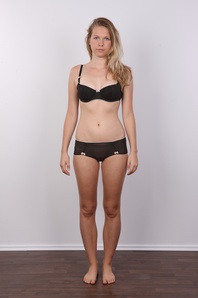 4. Download full pics of Anna (19) from czechcasting.com