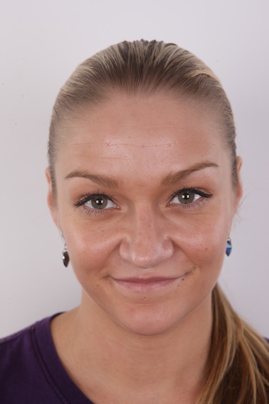 1. Download full pics of Aneta (25) from czechcasting.com