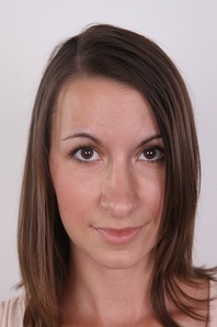 1. Download full pics of Anna (20) from czechcasting.com