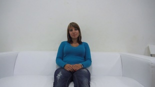 1. Download full pics of Lucie (20) from czechcasting.com