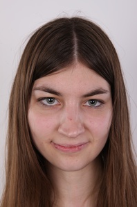 1. Download full pics of Lenka (22) from czechcasting.com