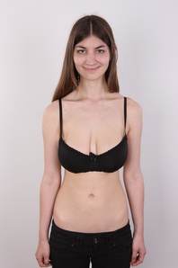 5. Download full pics of Lenka (22) from czechcasting.com