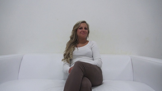 1. Download full pics of Hana (None) from czechcasting.com