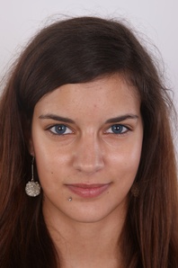 1. Download full pics of Alice (20) from czechcasting.com