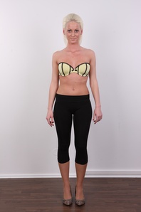 3. Download full pics of Eva (21) from czechcasting.com