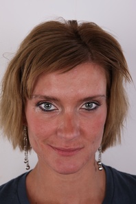 1. Download full pics of Denisa (28) from czechcasting.com