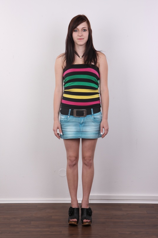 2. Download full pics of Eliska (22) from czechcasting.com