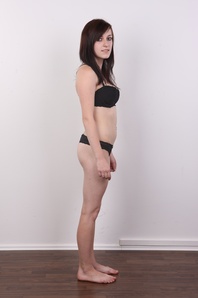 7. Download full pics of Eliska (22) from czechcasting.com