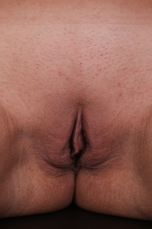 20. Download full pics of model Petra (29) from czechcasting.com