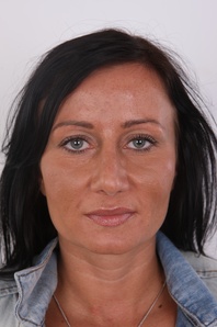 1. Download full pics of Alexandra (33) from czechcasting.com