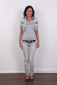 2. Download full pics of Alexandra (33) from czechcasting.com