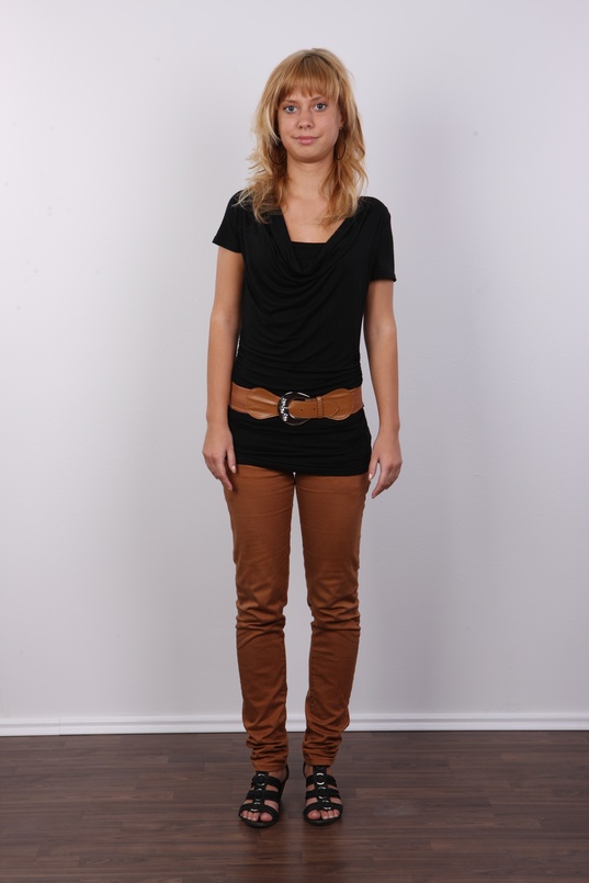 2. Download full pics of Veronika (24) from czechcasting.com