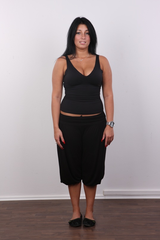 2. Download full pics of Barbora (22) from czechcasting.com