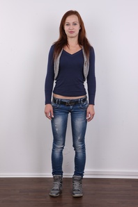 2. Download full pics of Dominika (20) from czechcasting.com