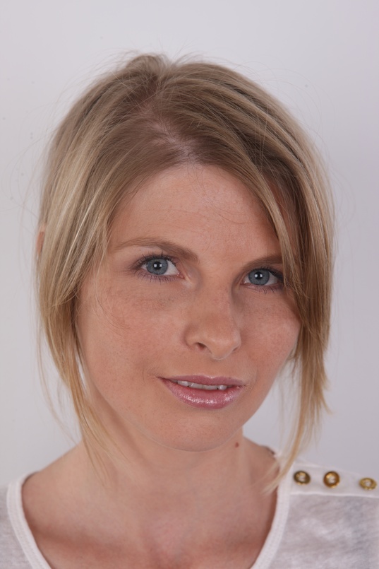 1. Download full pics of Anastasia (26) from czechcasting.com