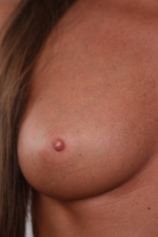 9. Download full pics of Eliska (24) from czechcasting.com