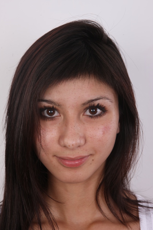 1. Download full pics of Isabela (18) from czechcasting.com