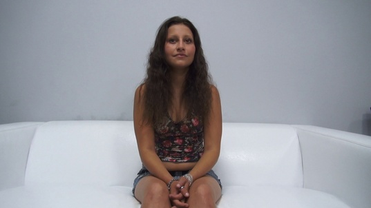 1. Download full pics of Petra (24) from czechcasting.com