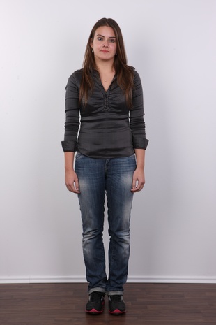 2. Download full pics of model Monika (21) from czechcasting.com
