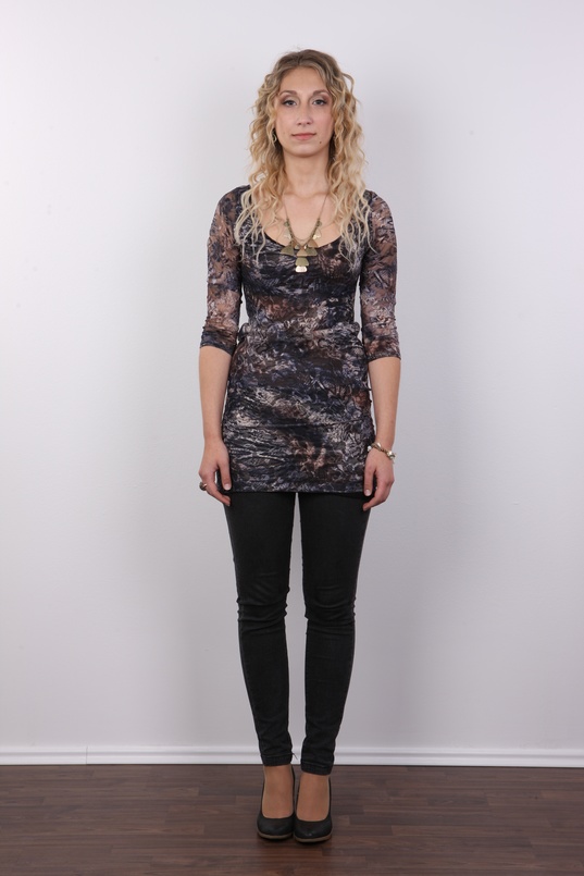 2. Download full pics of Denisa (18) from czechcasting.com